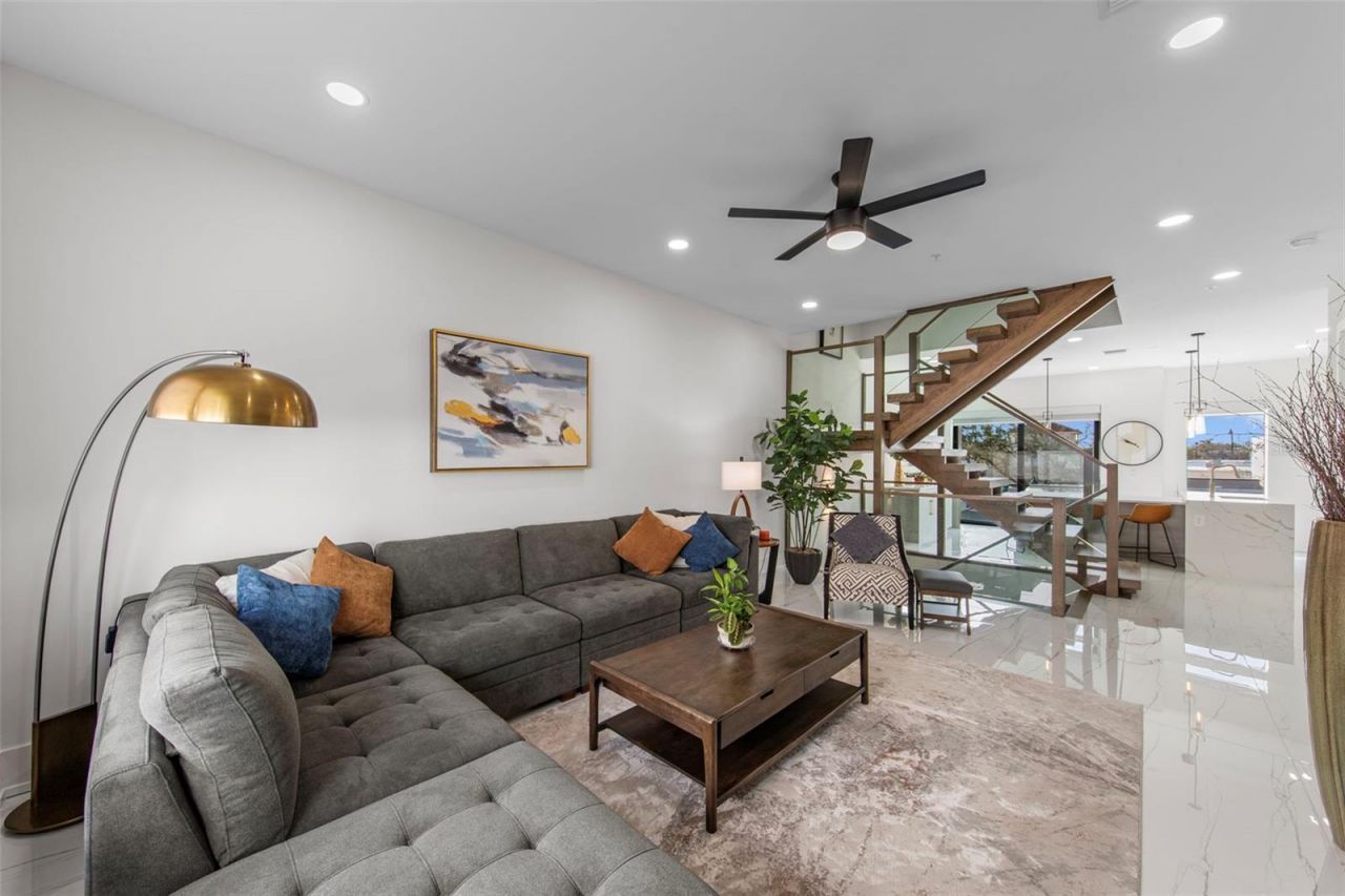 2187 Main Street, Sarasota, FL 34237 Photo