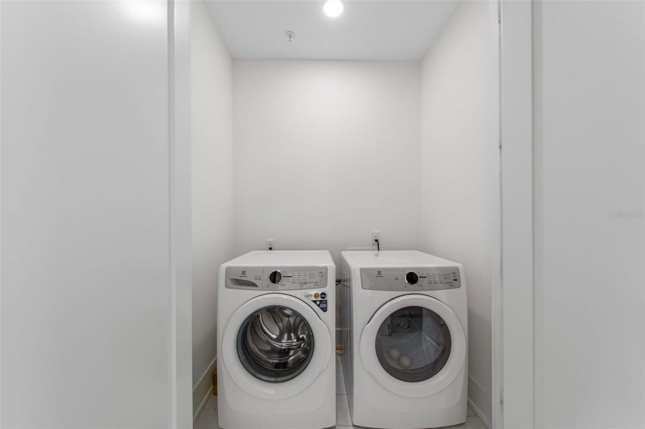 2187 Main Street, Sarasota, FL 34237 Photo