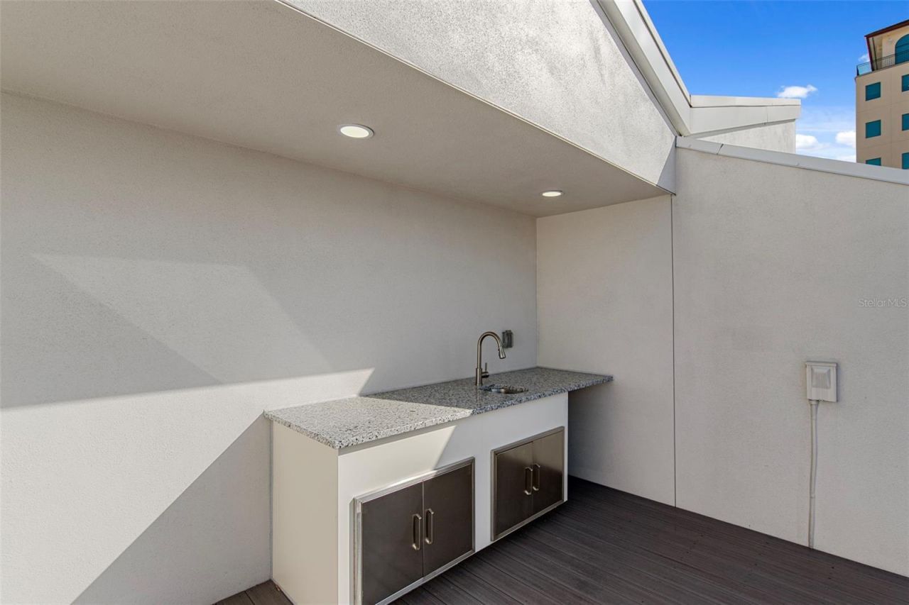 2187 Main Street, Sarasota, FL 34237 Photo