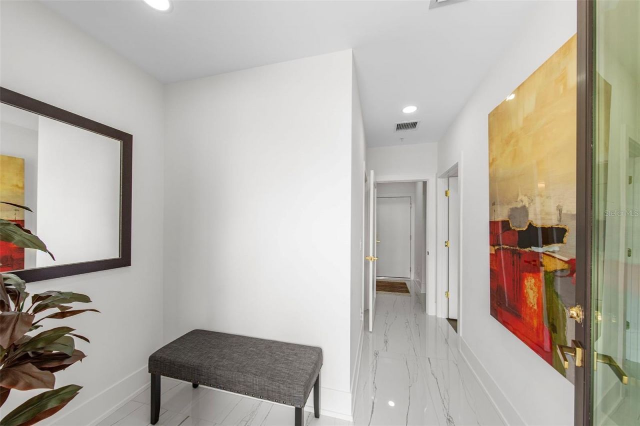 2187 Main Street, Sarasota, FL 34237 Photo