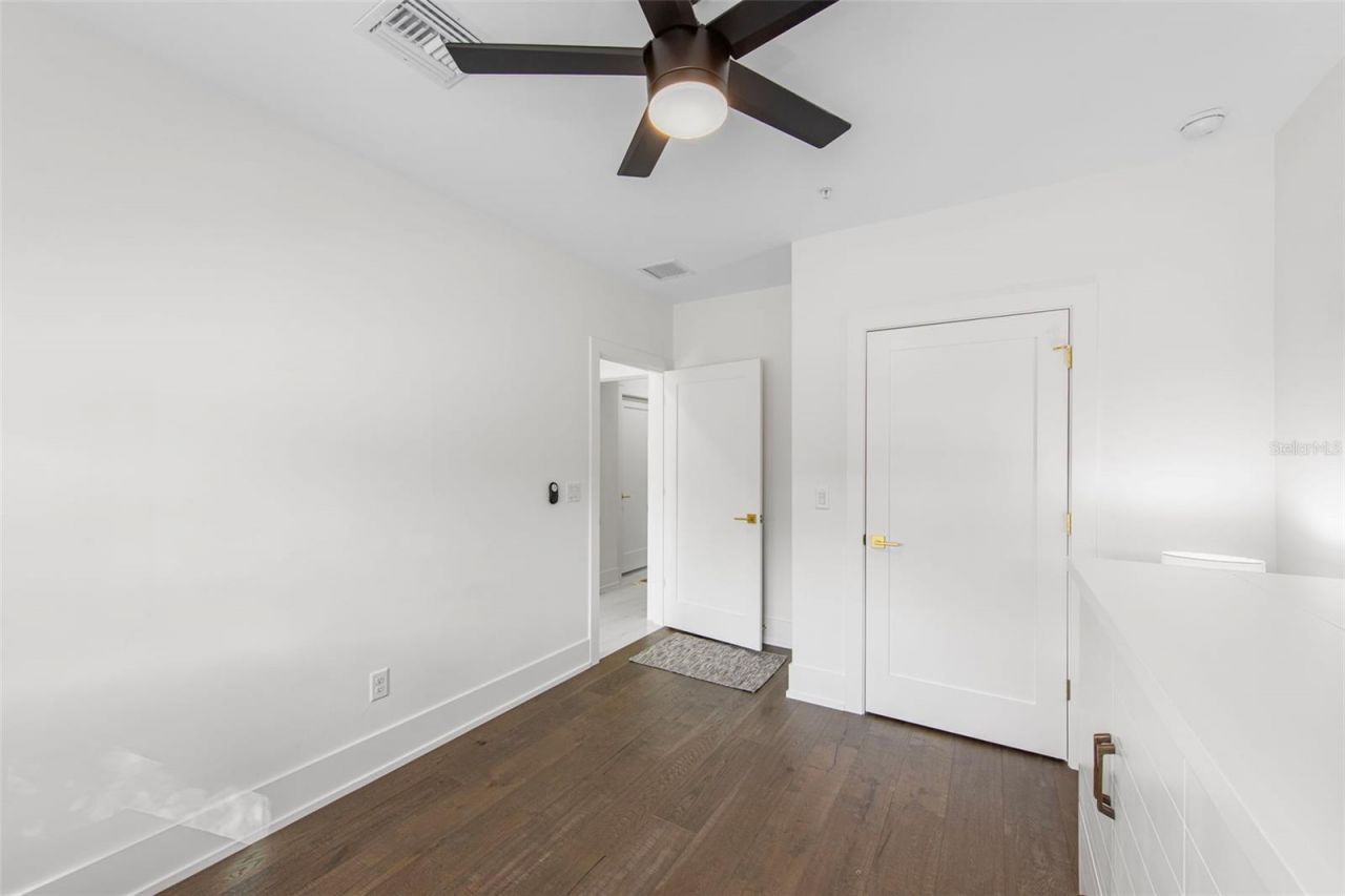 2187 Main Street, Sarasota, FL 34237 Photo