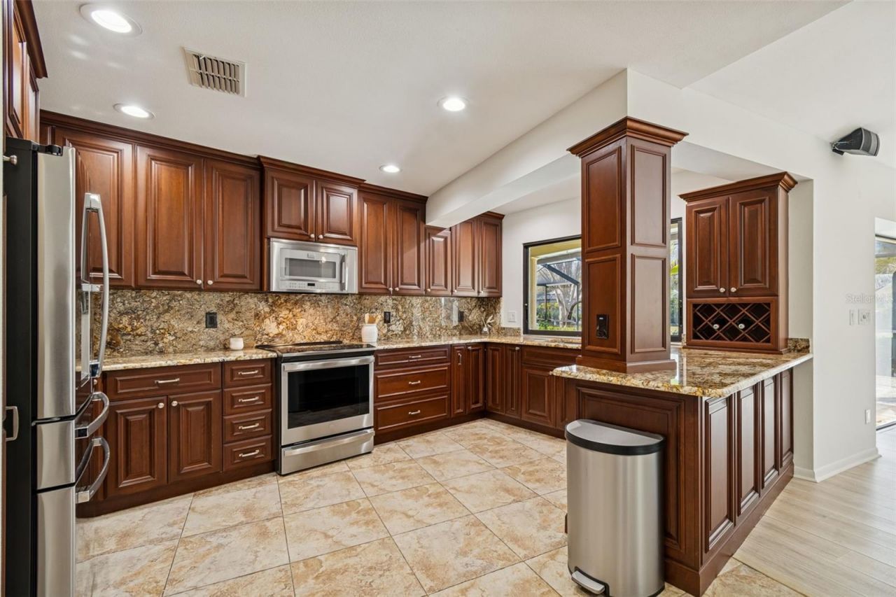 2194 Pinnacle Circle N, Palm Harbor, FL 34684 Photo