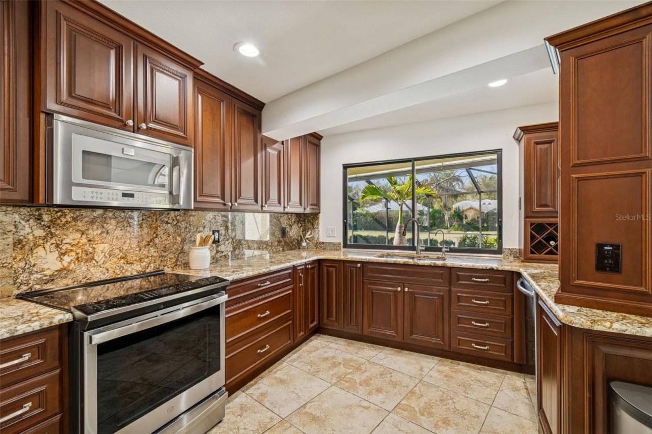 2194 Pinnacle Circle N, Palm Harbor, FL 34684 Photo