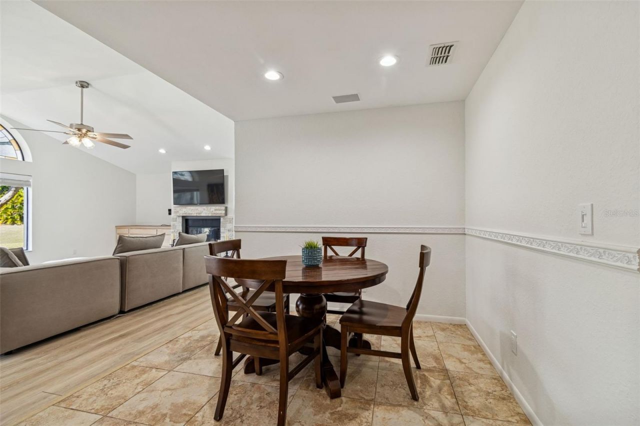 2194 Pinnacle Circle N, Palm Harbor, FL 34684 Photo