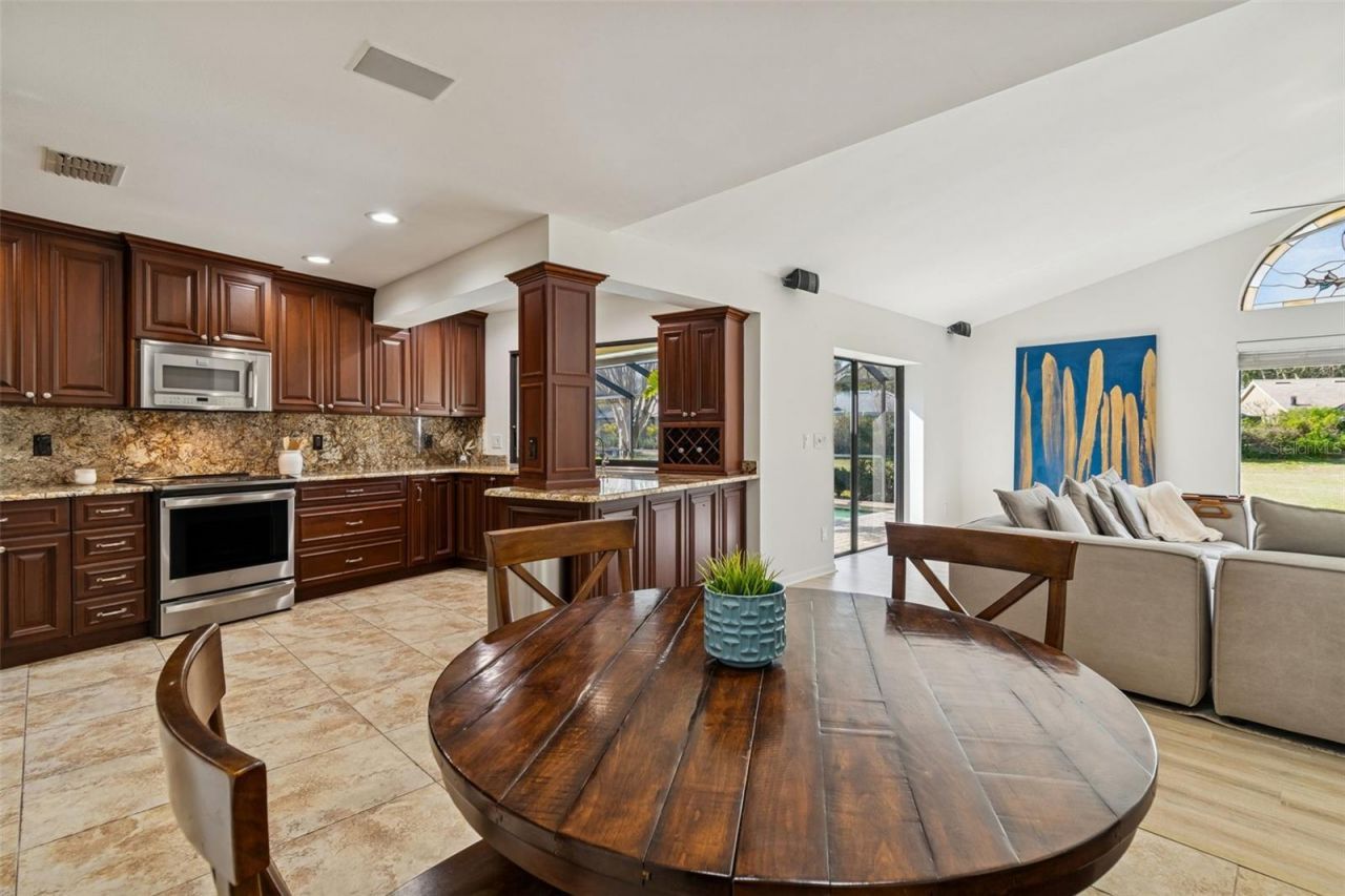 2194 Pinnacle Circle N, Palm Harbor, FL 34684 Photo