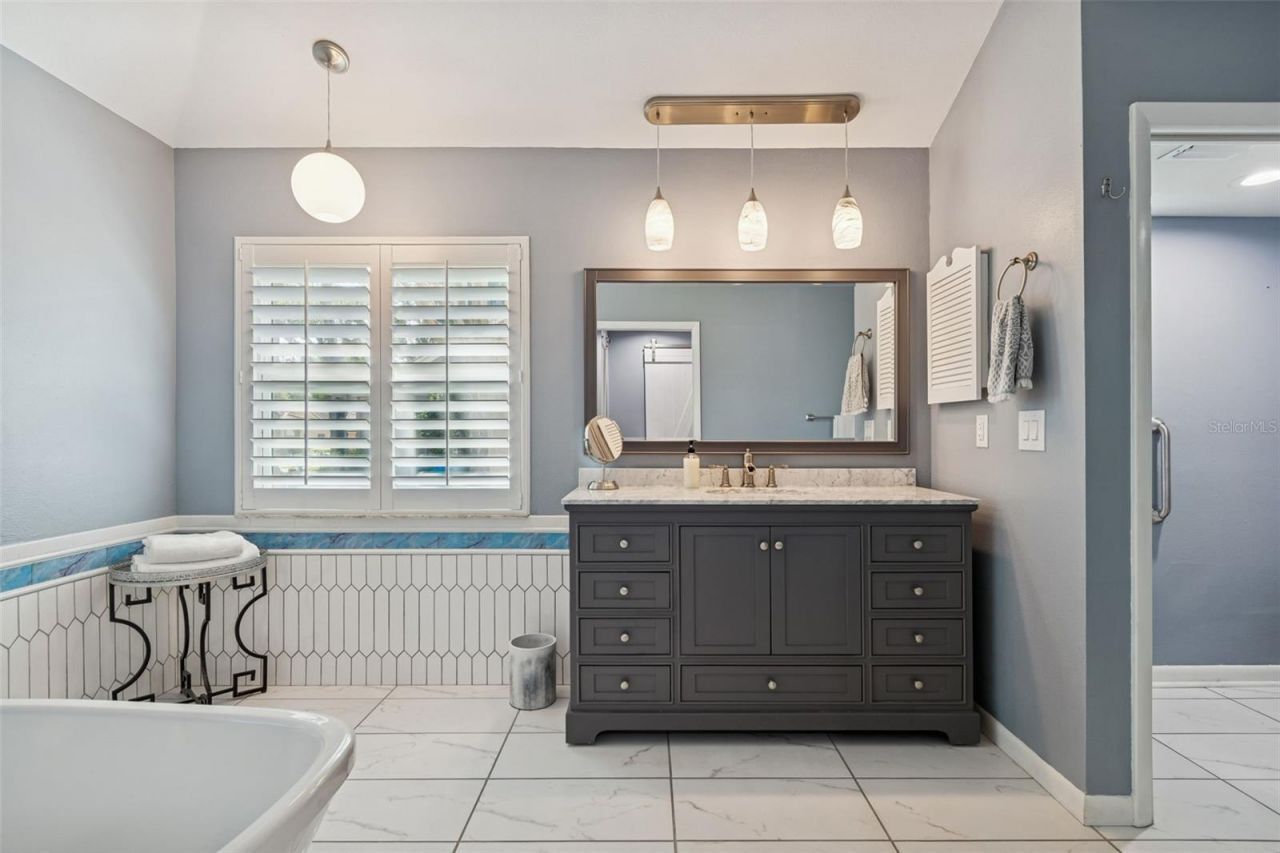 2194 Pinnacle Circle N, Palm Harbor, FL 34684 Photo