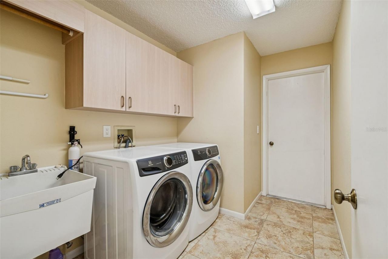 2194 Pinnacle Circle N, Palm Harbor, FL 34684 Photo