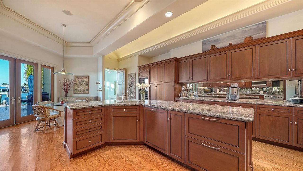 316 W Royal Flamingo Drive, Sarasota, FL 34236 Photo