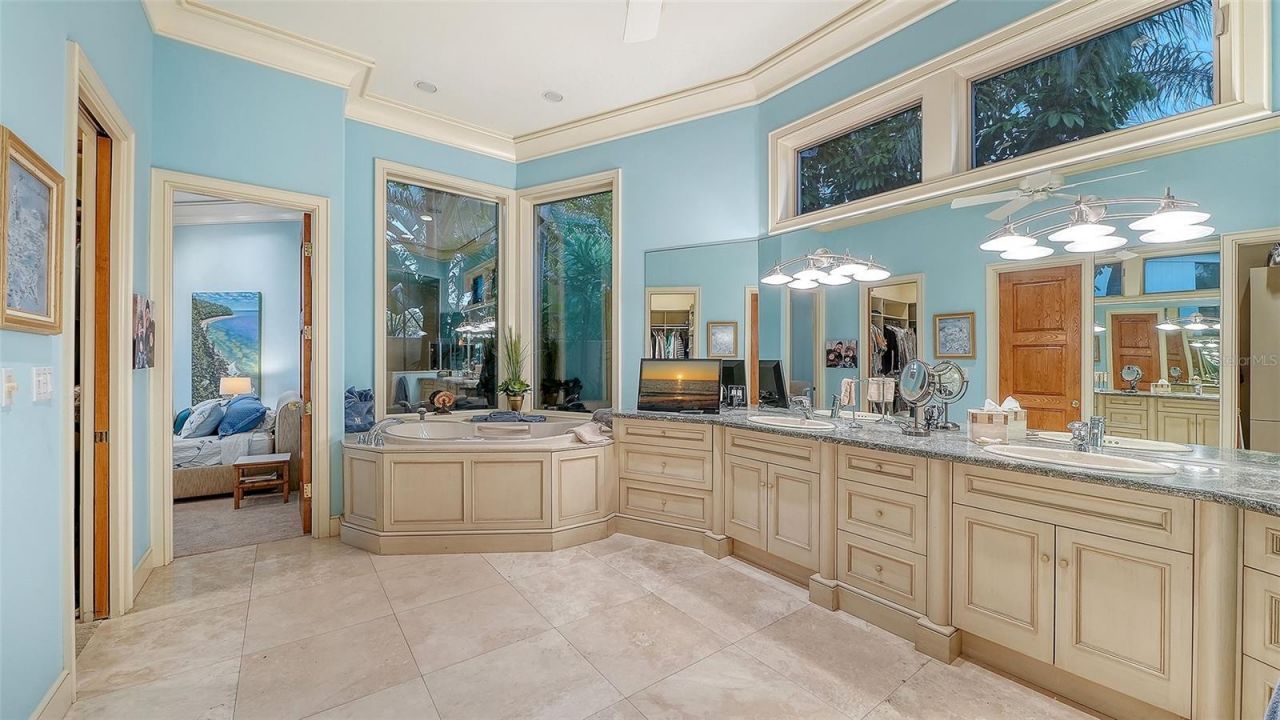 316 W Royal Flamingo Drive, Sarasota, FL 34236 Photo