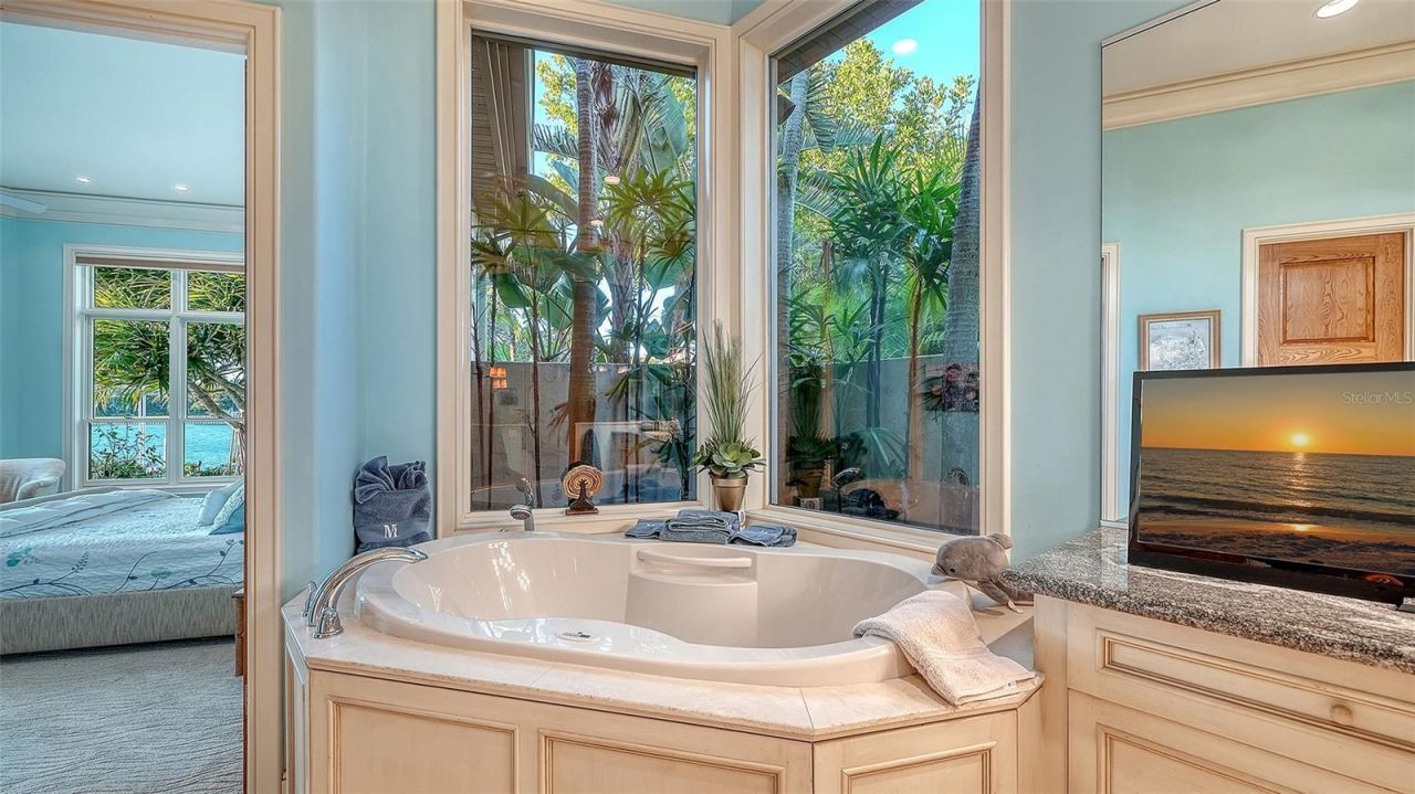 316 W Royal Flamingo Drive, Sarasota, FL 34236 Photo