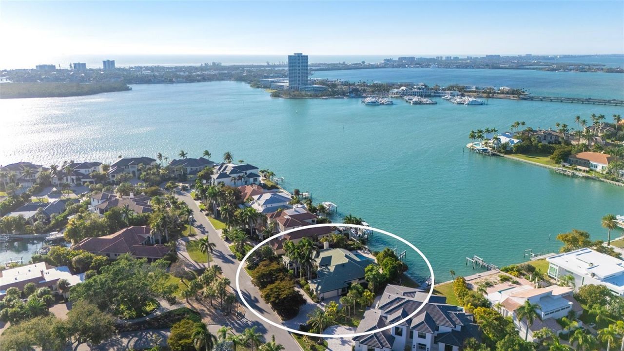 316 W Royal Flamingo Drive, Sarasota, FL 34236 Photo