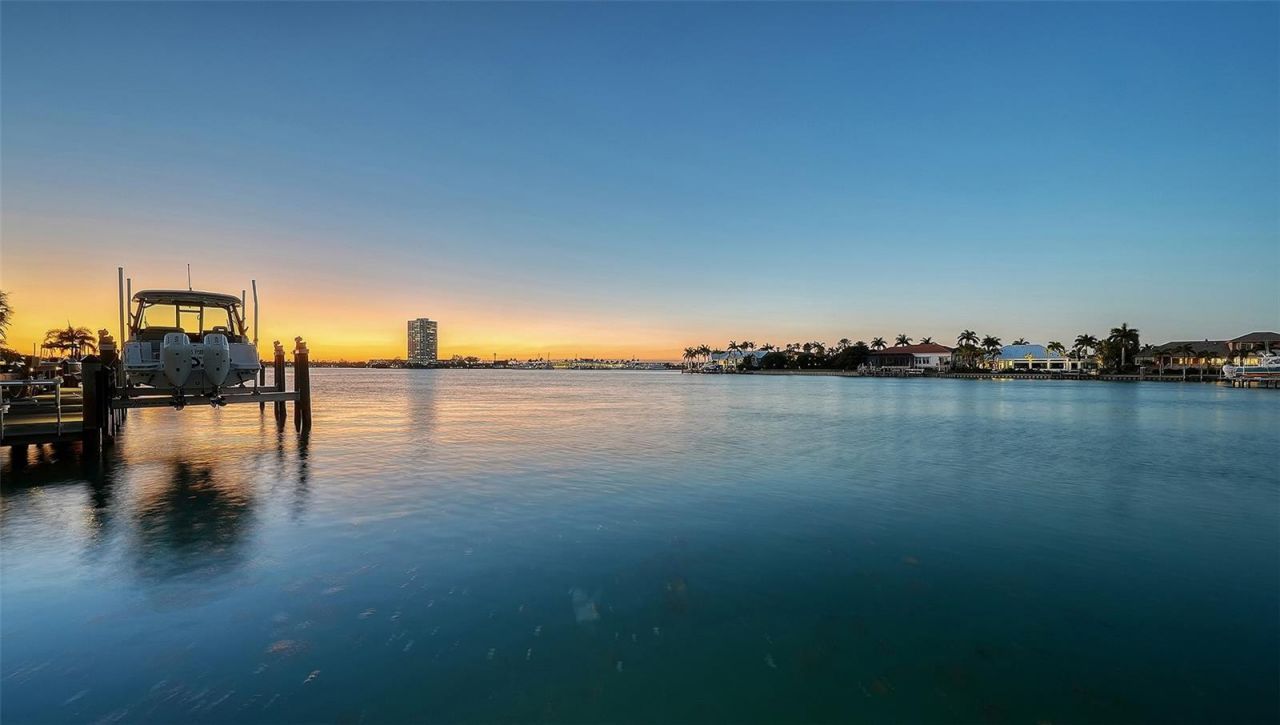 316 W Royal Flamingo Drive, Sarasota, FL 34236 Photo