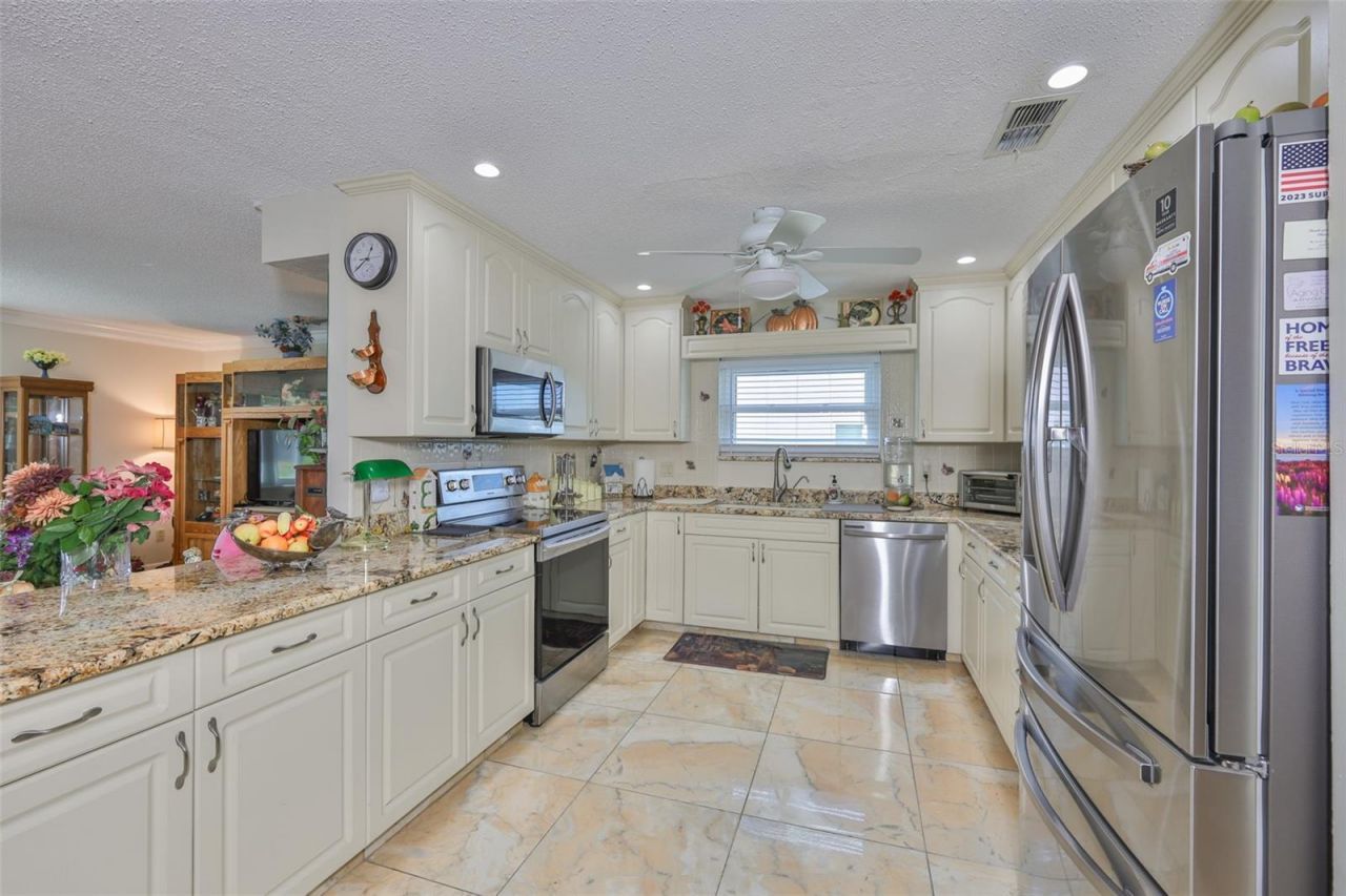 2106 W View Drive, Sun City Center, FL 33573 Photo