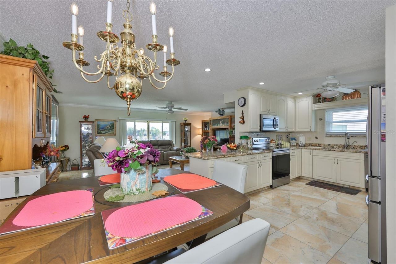 2106 W View Drive, Sun City Center, FL 33573 Photo