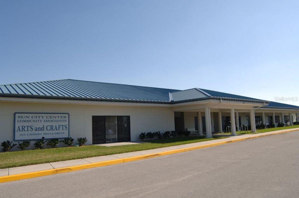 2106 W View Drive, Sun City Center, FL 33573 Photo