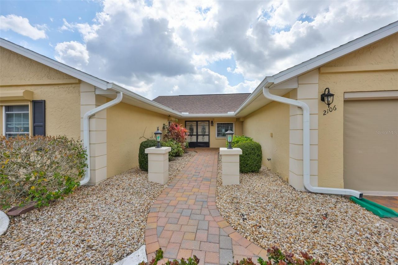 2106 W View Drive, Sun City Center, FL 33573 Photo