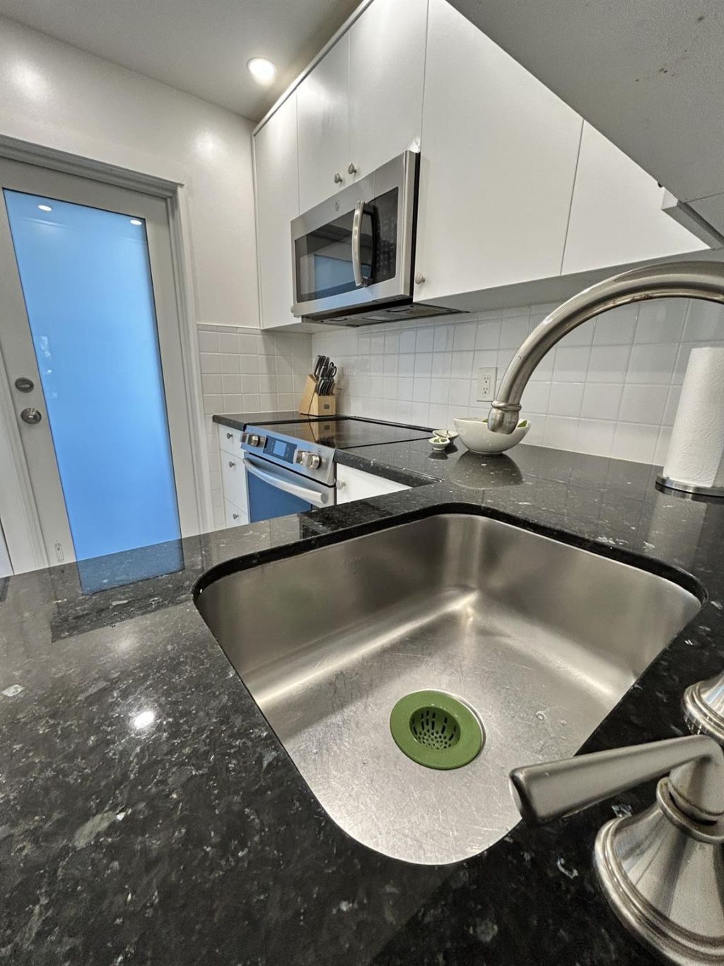 1445 Atlantic Shores Boulevard, Unit 406, Hallandale Beach, FL 33009 Photo