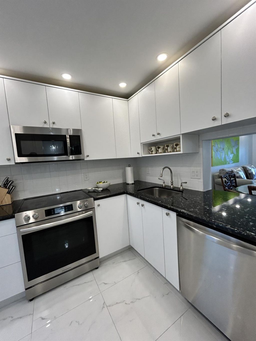 1445 Atlantic Shores Boulevard, Unit 406, Hallandale Beach, FL 33009 Photo