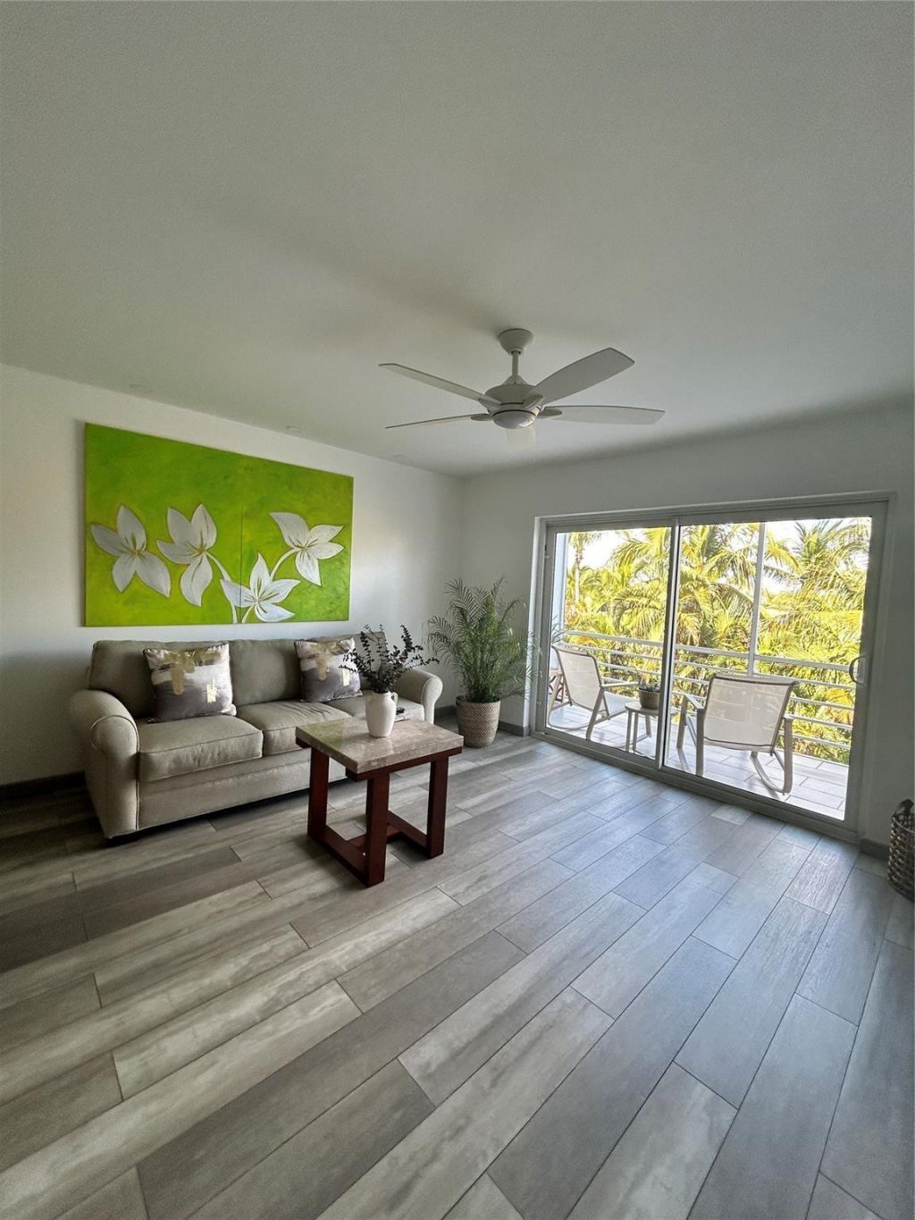 1445 Atlantic Shores Boulevard, Unit 406, Hallandale Beach, FL 33009 Photo