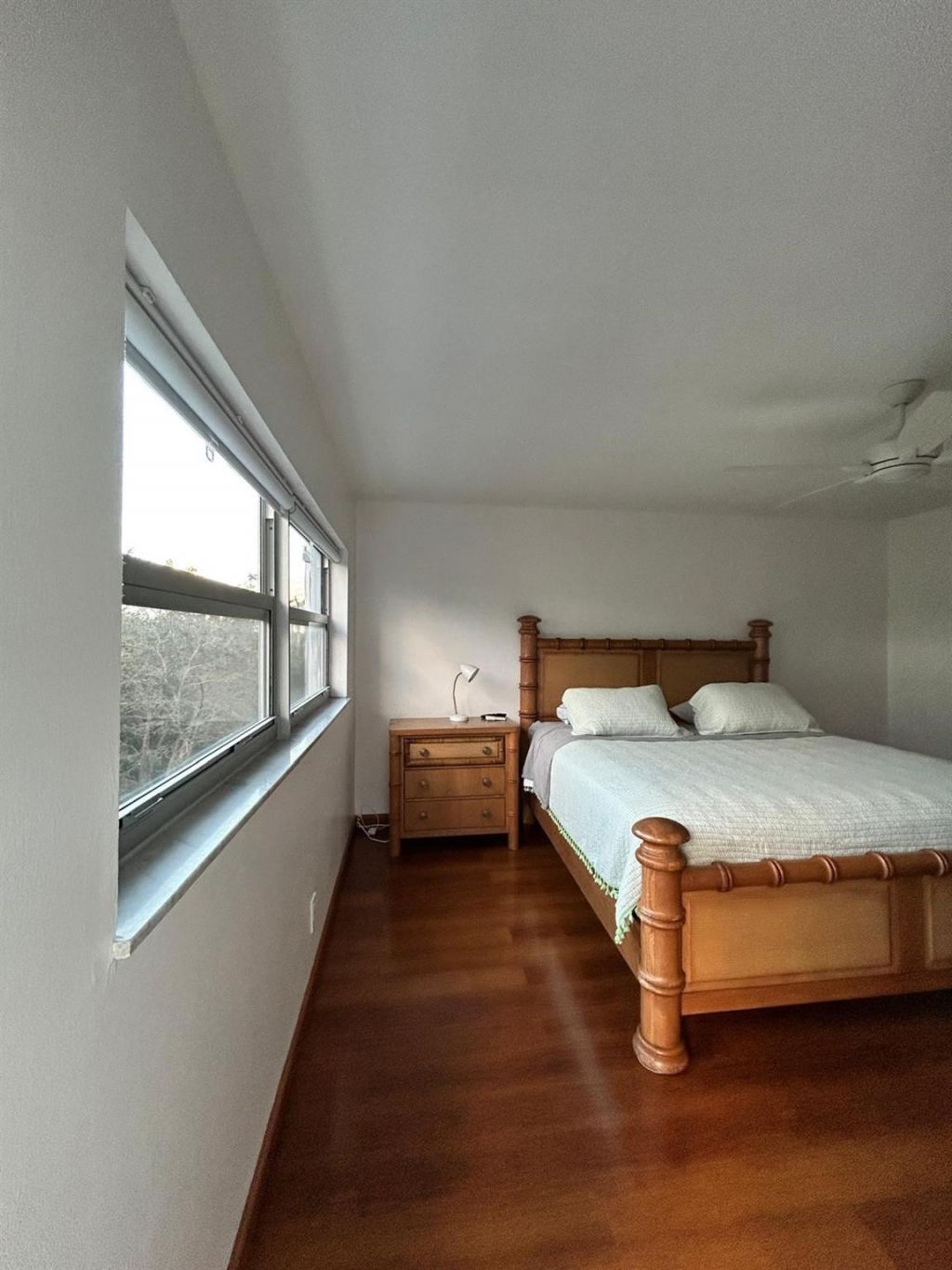 1445 Atlantic Shores Boulevard, Unit 406, Hallandale Beach, FL 33009 Photo