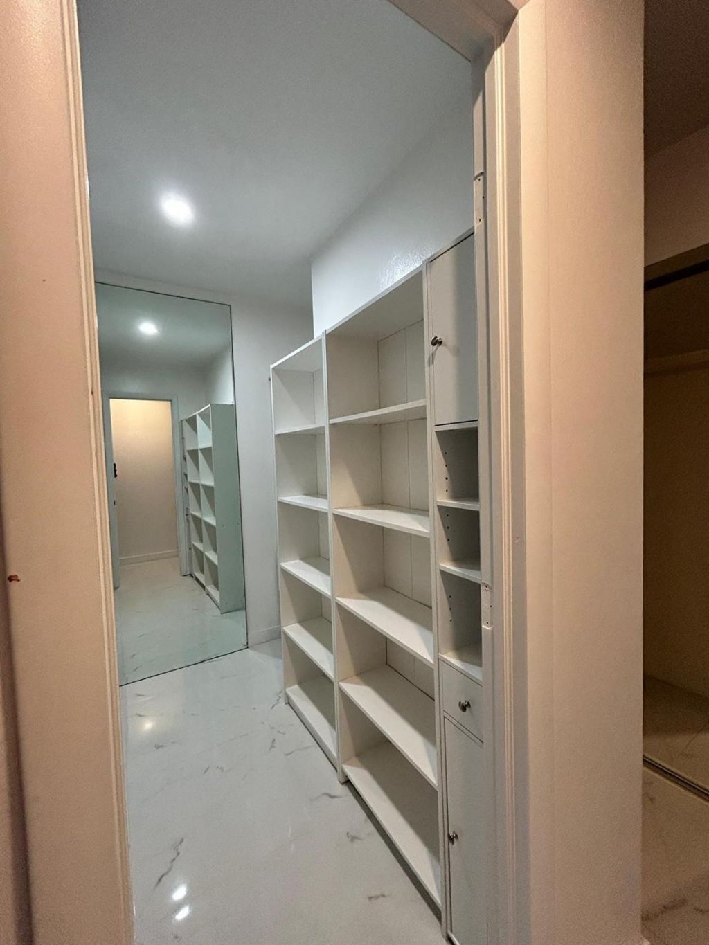 1445 Atlantic Shores Boulevard, Unit 406, Hallandale Beach, FL 33009 Photo