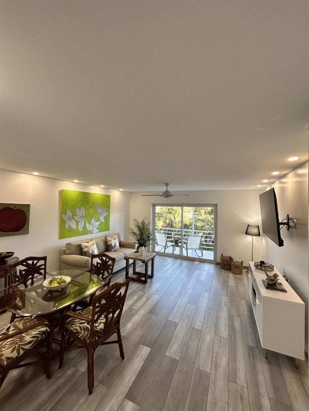 1445 Atlantic Shores Boulevard, Unit 406, Hallandale Beach, FL 33009 Photo