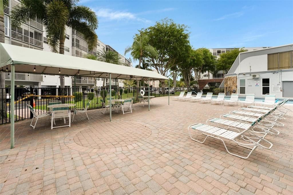 1445 Atlantic Shores Boulevard, Unit 406, Hallandale Beach, FL 33009 Photo