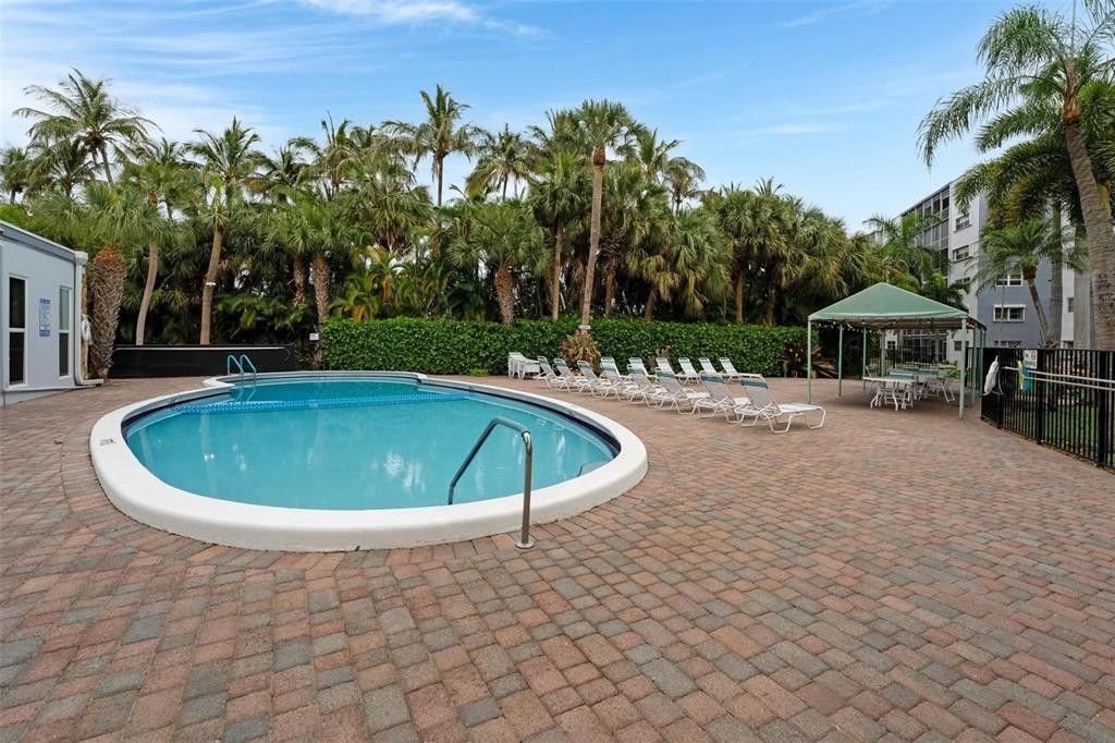 1445 Atlantic Shores Boulevard, Unit 406, Hallandale Beach, FL 33009 Photo