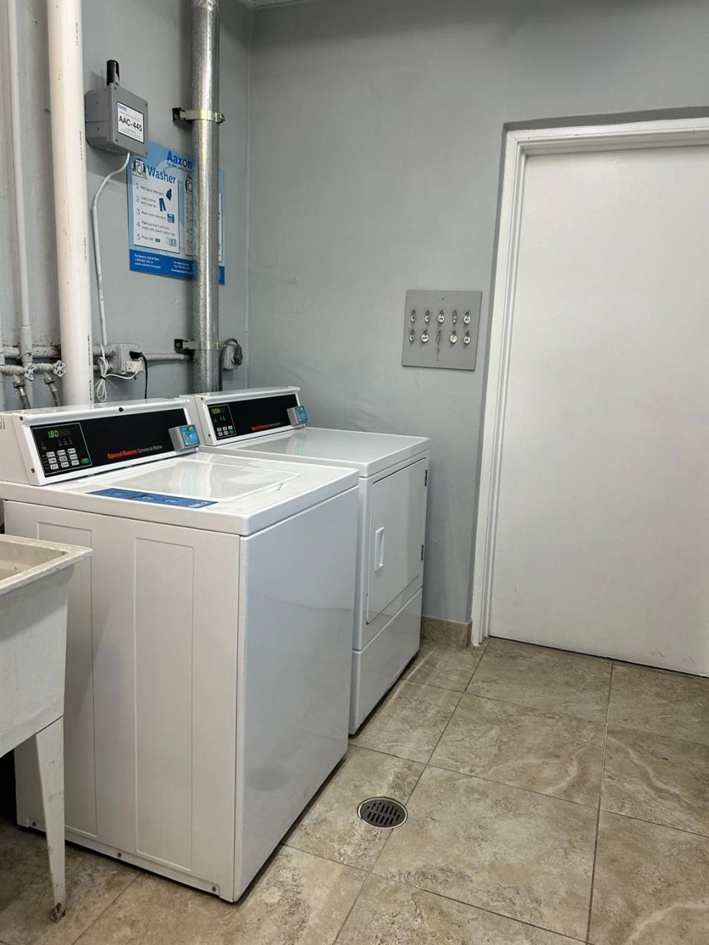 1445 Atlantic Shores Boulevard, Unit 406, Hallandale Beach, FL 33009 Photo