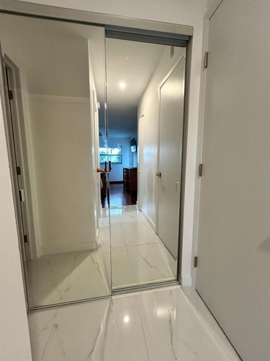 1445 Atlantic Shores Boulevard, Unit 406, Hallandale Beach, FL 33009 Photo