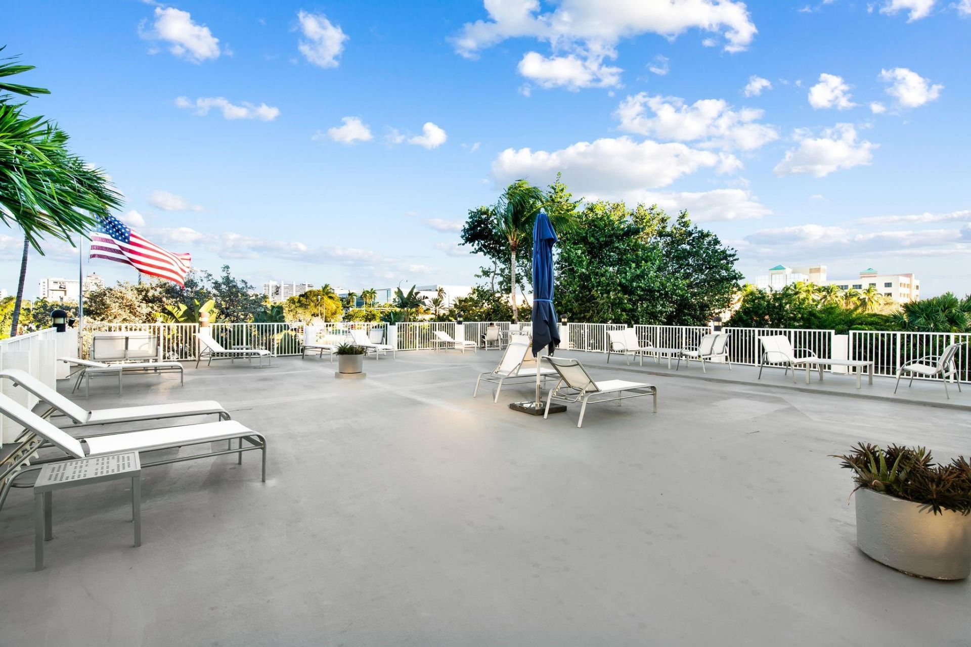 1170 N Federal Highway, Unit 1208, Fort Lauderdale, FL 33304 Photo