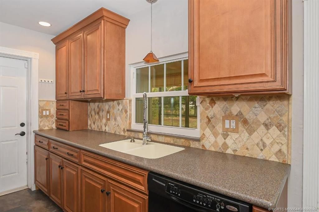 1365 SW Gastador Avenue, Port Saint Lucie, FL 34953 Photo