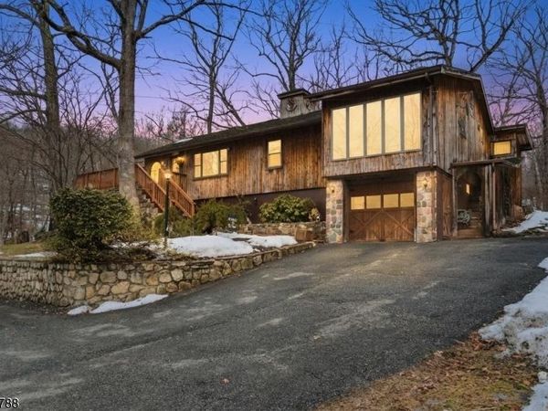 543 Lakeside Ave, Hopatcong, NJ 07821