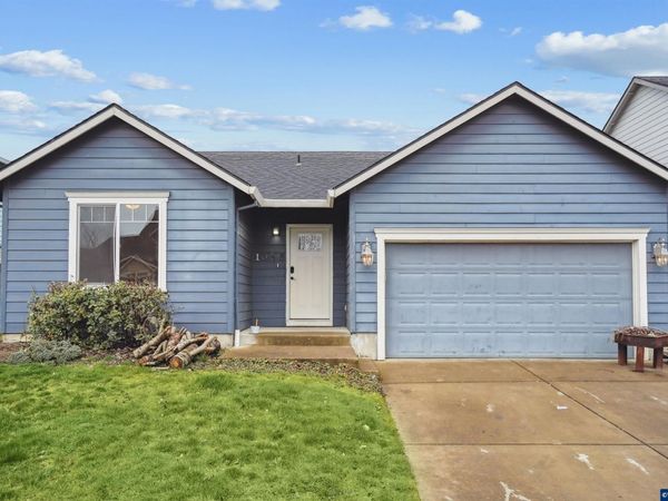 1055 SE Millright Av, McMinnville, OR 97128