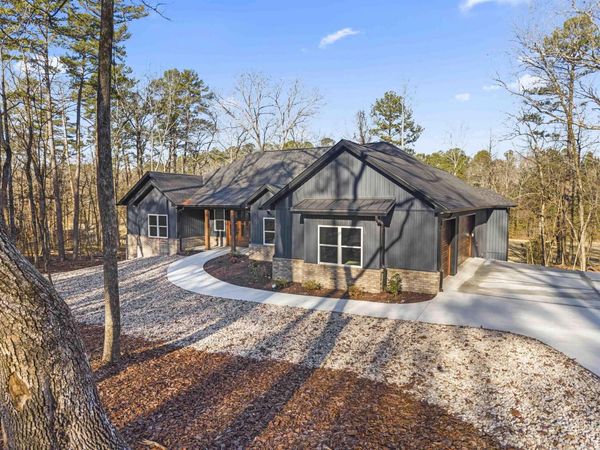 28 Darro Way, Hot Springs Village, AR 71909