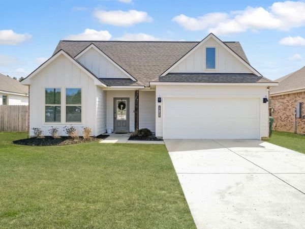 12850 Silverbell Ave, Denham Springs, LA 70726