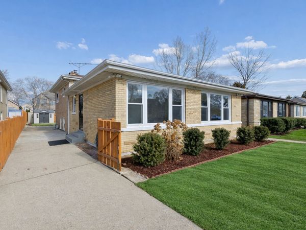 3836 W Estes Avenue, Lincolnwood, IL 60712