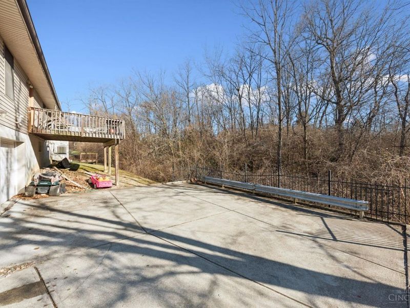 10228 Springbeauty Lane, Springfield Twp., OH 45231 Photo 29