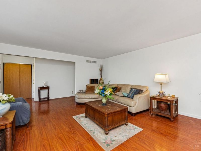 10228 Springbeauty Lane, Springfield Twp., OH 45231 Photo 7
