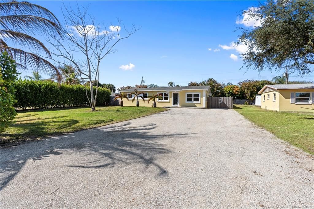 924 SE Dolphin Drive, Stuart, FL 34996 Photo