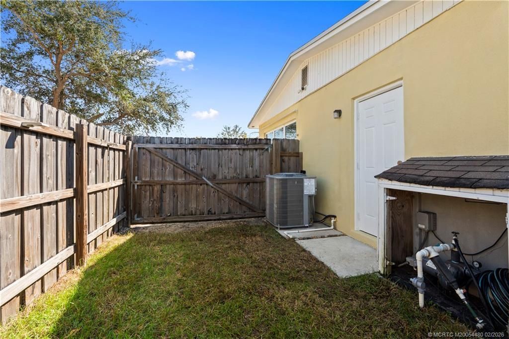 924 SE Dolphin Drive, Stuart, FL 34996 Photo