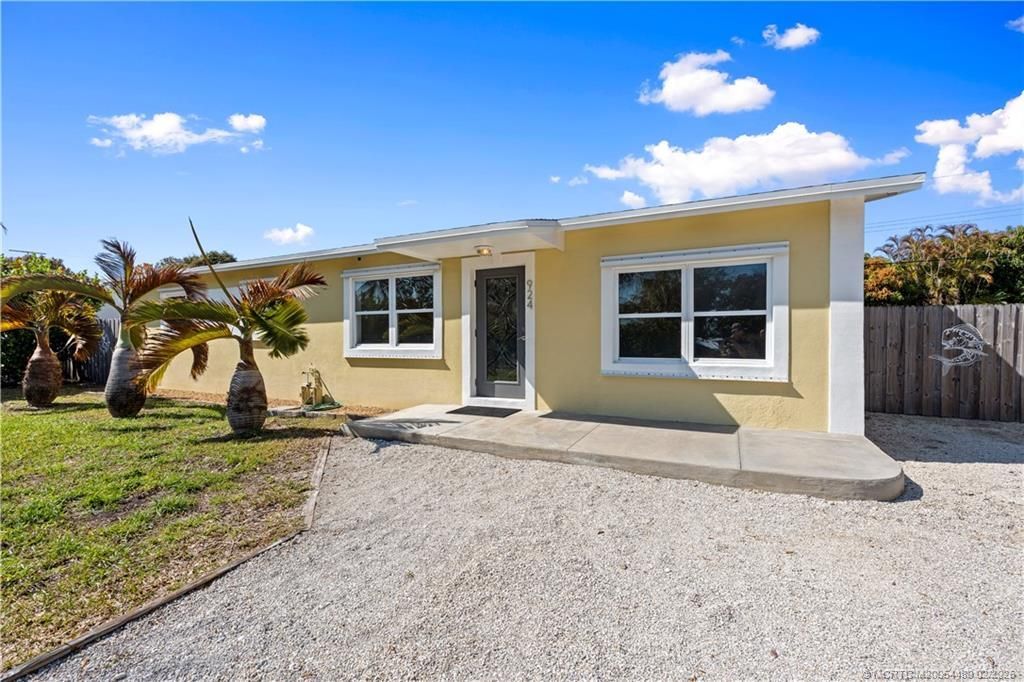 924 SE Dolphin Drive, Stuart, FL 34996 Photo