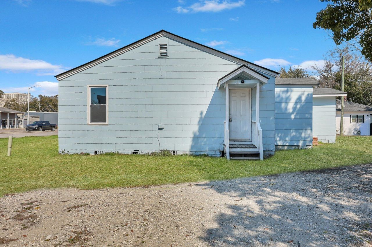 2125 Cosgrove Avenue Photo 26