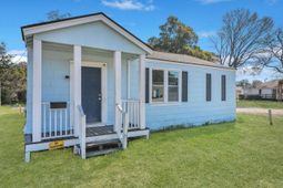 2125 Cosgrove Avenue photo 4