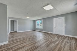 2125 Cosgrove Avenue photo 4