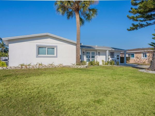 3926 FONTAINEBLEAU DRIVE, TAMPA, FL 33634