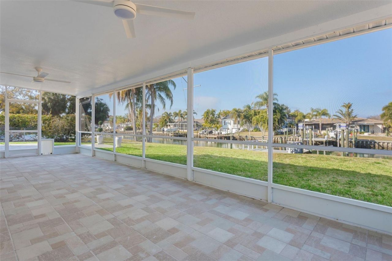 3926 Fontainebleau Drive, Tampa, FL 33634 Photo
