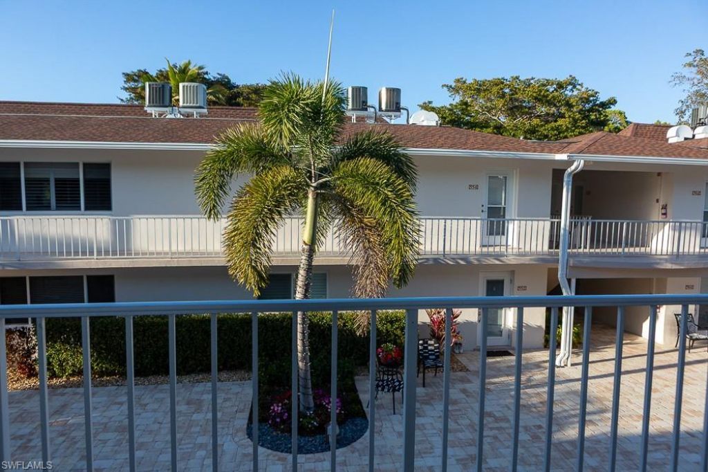 550 Broad Ave S, Unit 550, Naples, FL 34102 Photo