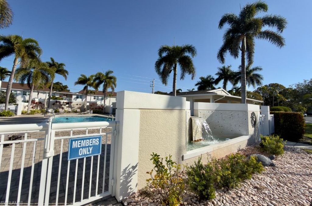 550 Broad Ave S, Unit 550, Naples, FL 34102 Photo