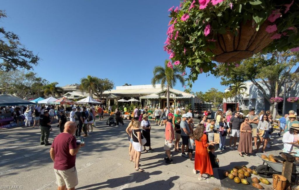 550 Broad Ave S, Unit 550, Naples, FL 34102 Photo